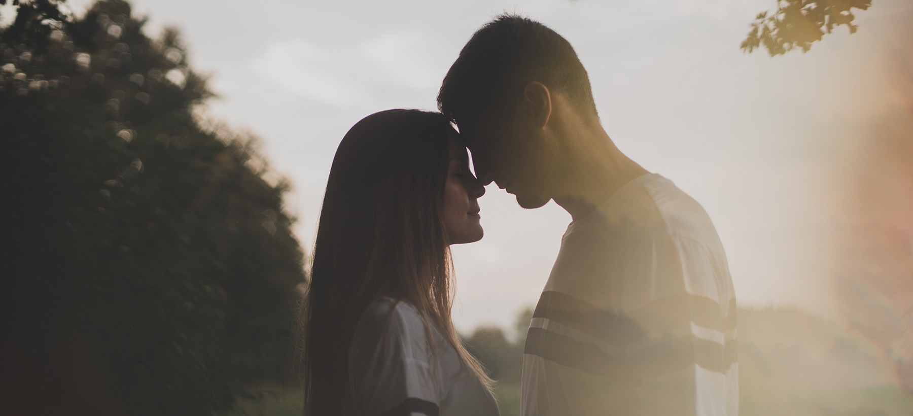 Portrait of the couple.