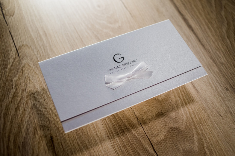 Darilni bon za fotografiranje – popolno darilo za posebne priložnosti.